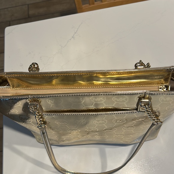 Michael Kors Jet Set Bag HOLIDAY BAG!! - Picture 3 of 8